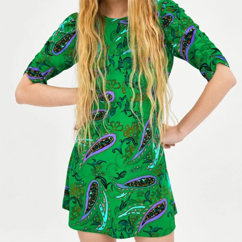 Ptp17" Zara Green Paisley Sheath Dress with Ruched Puff Sleeves